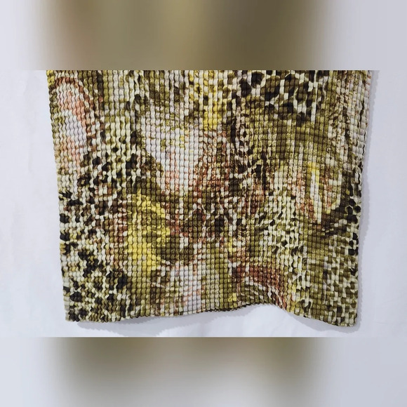 Nicola‎ Womens Crinkle Top Size XL Green Animal Print Scrunch Mobwife 90s Y2K - Picture 5 of 7